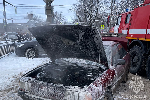 В Тейкове загорелась машина